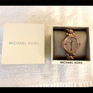 Like new! Women’s Michael Kors watch.